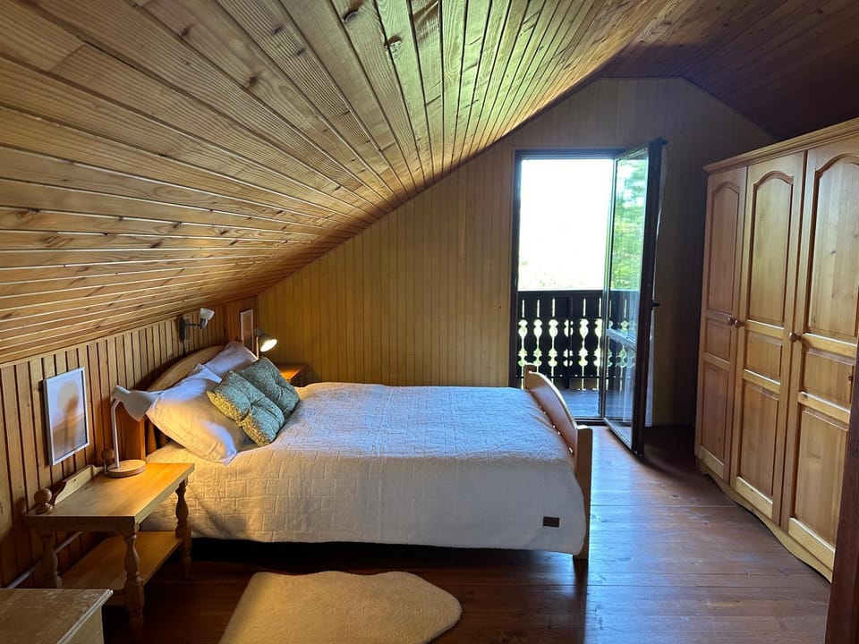 Bed, Photo of the whole room, Bedroom, wardrobe