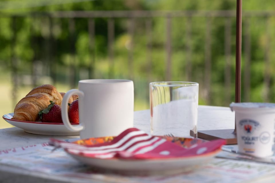 Food and drinks, Food, Breakfast, Continental breakfast