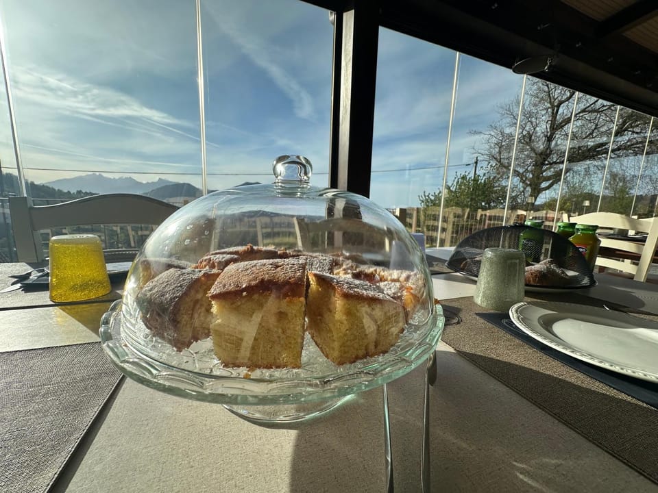 Day, Natural landscape, Food and drinks, Mountain view, Breakfast