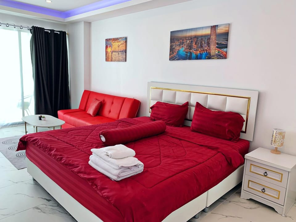 Bed, Living room