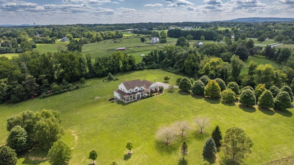 Luxury 15 acre Estate in Historic Purcellville, Virginia Villa in Catoctin