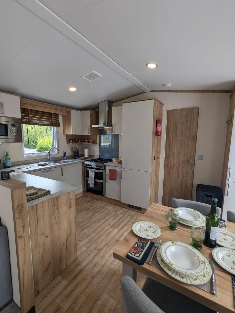 Kitchen or kitchenette, oven, stove