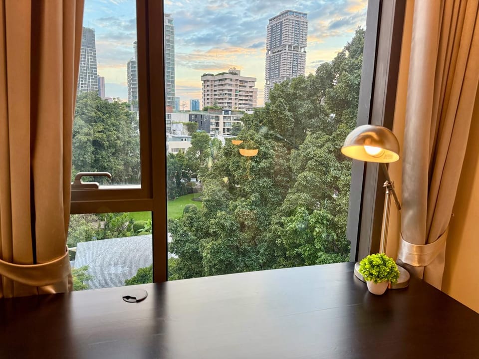Day, View (from property/room), Business facilities, City view, Garden view