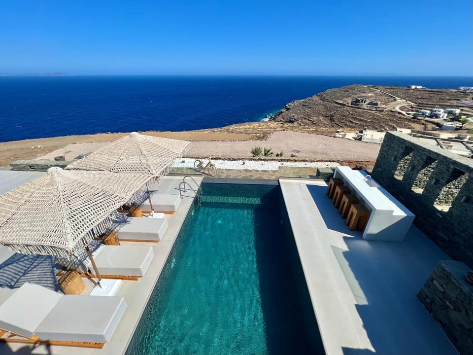 Patio, Day, Natural landscape, View (from property/room), Balcony/Terrace, Mountain view, Pool view, Sea view, Swimming pool, sunbed
