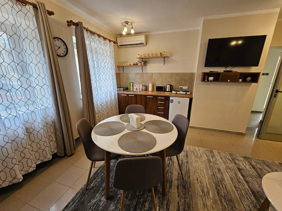 TV and multimedia, Dining area, kitchen