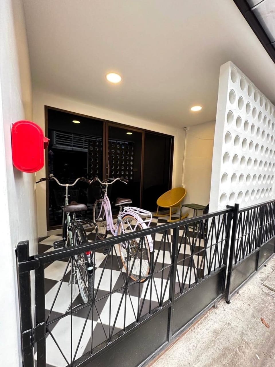 Facade/entrance