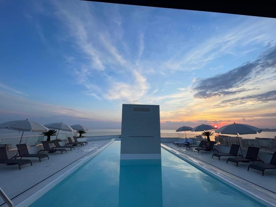 Balcony/Terrace, Swimming pool