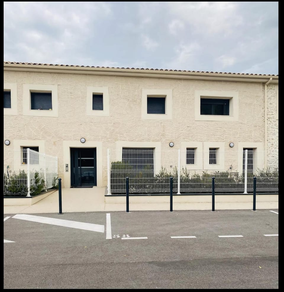 Appartement moderne proche de tout et parking gratuit Apartment in Lattes