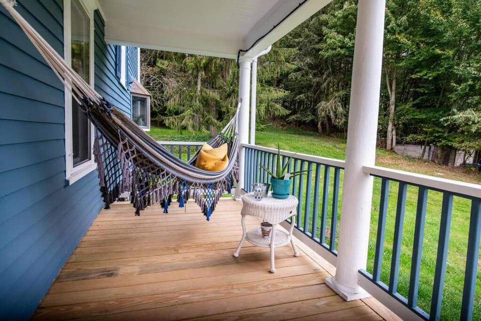 Luxury Estate with Wood Stove and Hot Tub - Dancing Doe Estate House in Jeffersonville