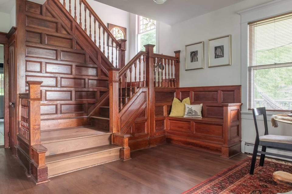 Luxury Estate with Wood Stove and Hot Tub - Dancing Doe Estate House in Jeffersonville