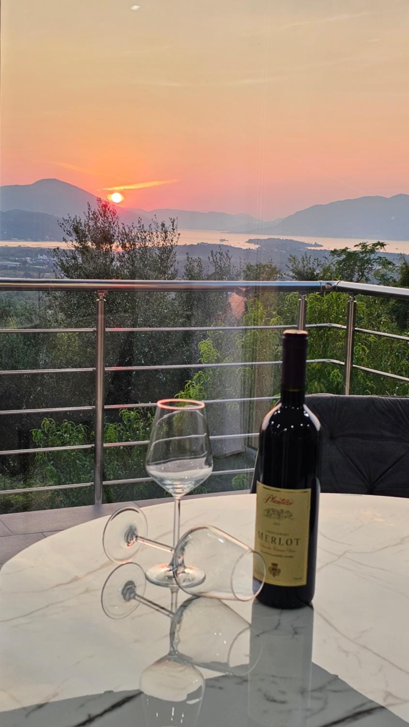 View (from property/room), Dining area, Sunset