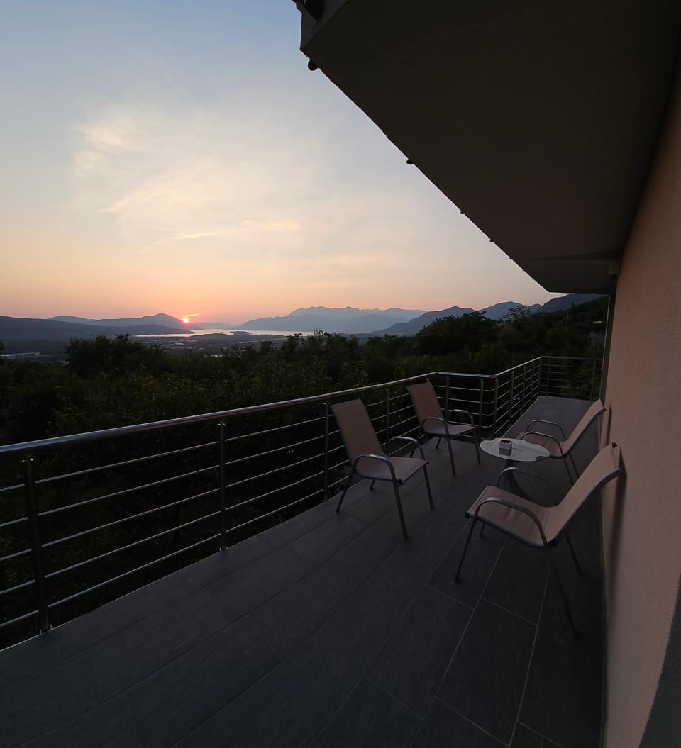 View (from property/room), Balcony/Terrace, Balcony/Terrace, Sunset