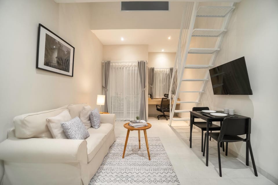 Living room, Seating area