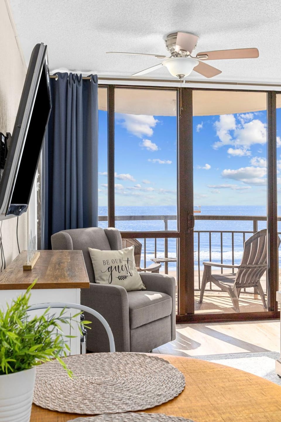 Stunning 1 Bedroom Condo-Breathtaking Oceanfront Views-Meridian 602 House in Myrtle Beach