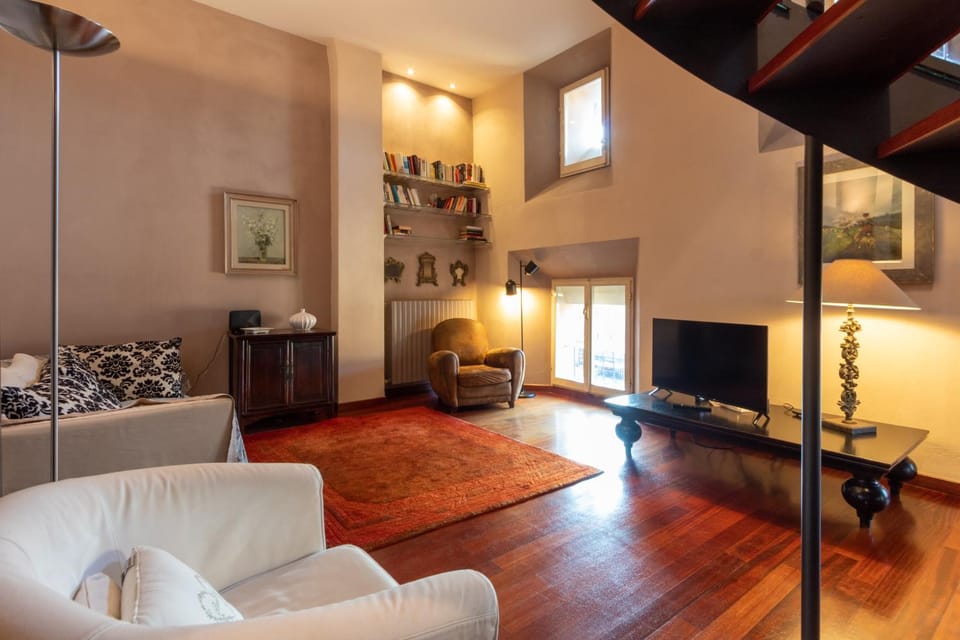 Communal lounge/ TV room, Living room