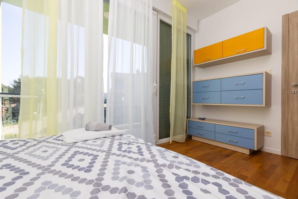 Bed, Bedroom, wardrobe