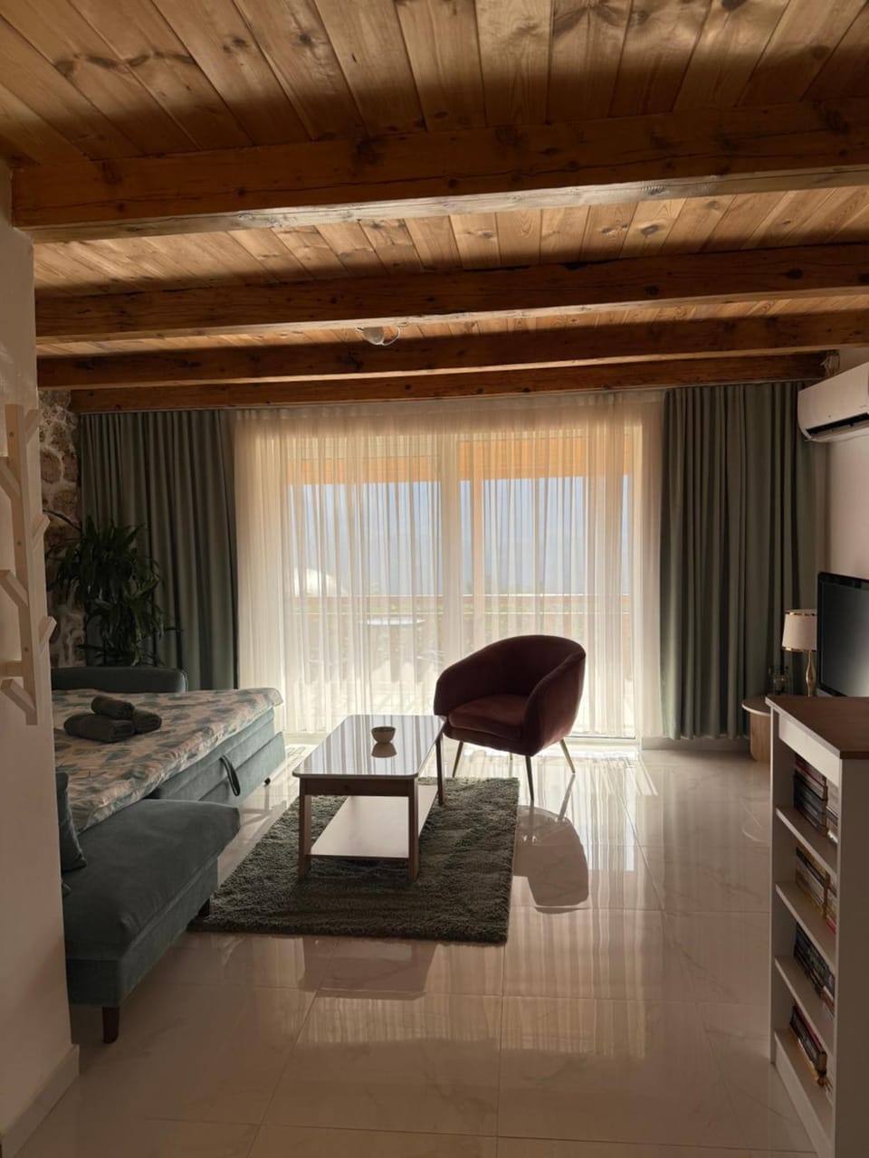 Living room, Photo of the whole room, Seating area