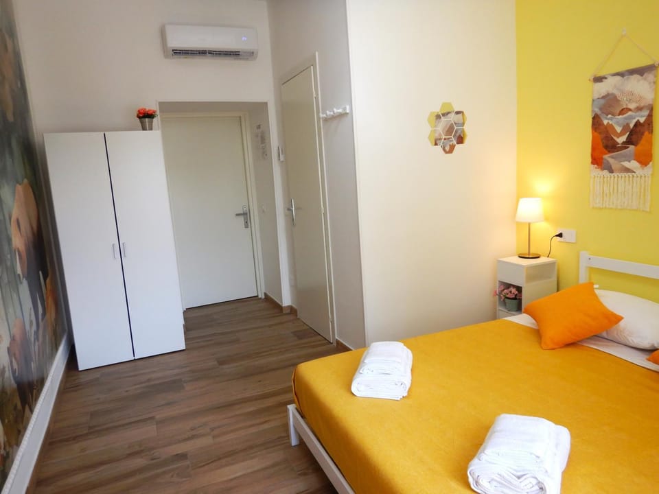Bed, Photo of the whole room, Bedroom, towels, wardrobe, air conditioner