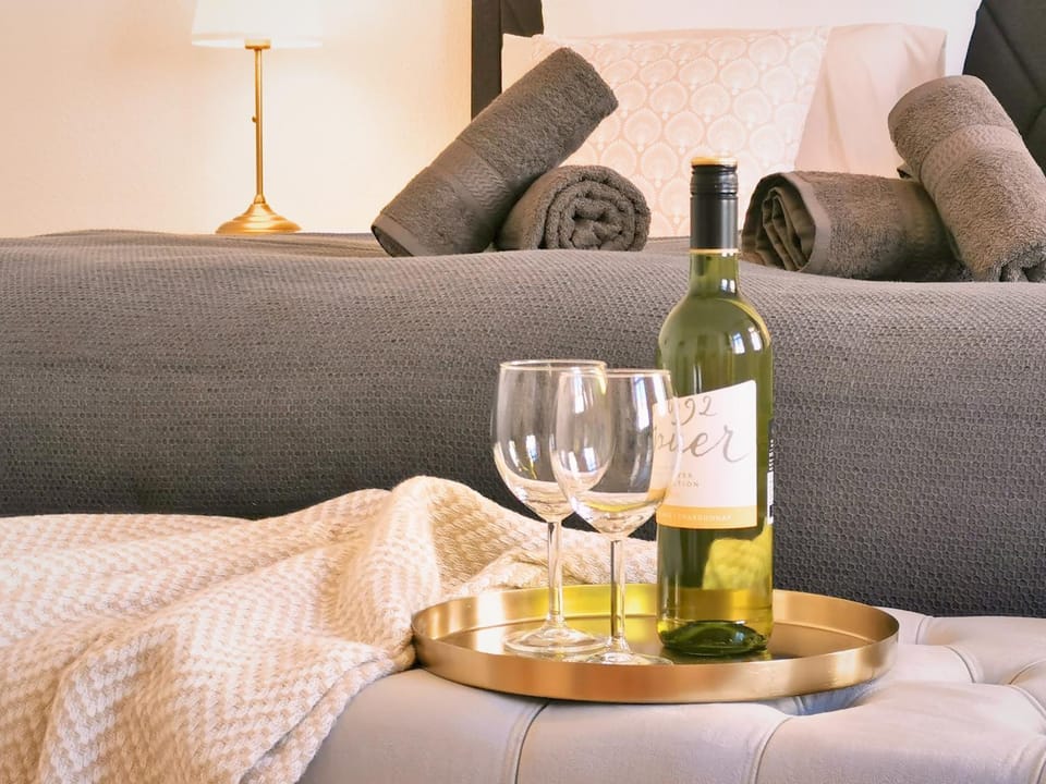 Bedroom, Alcoholic drinks