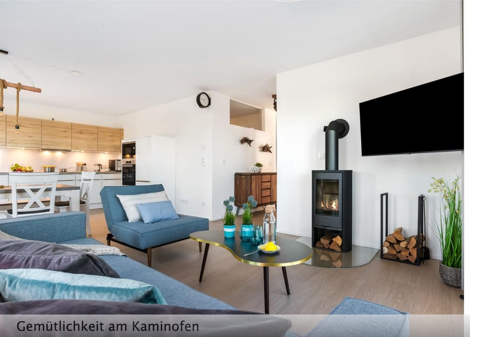 Kitchen or kitchenette, Living room, Seating area
