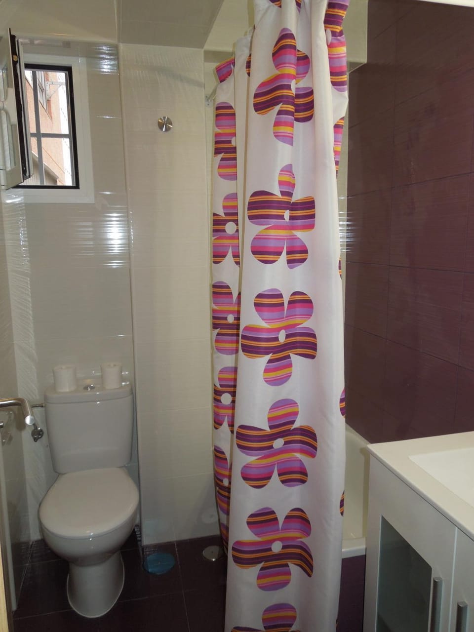 Hostal Cuatro Torres Bed and Breakfast in Madrid