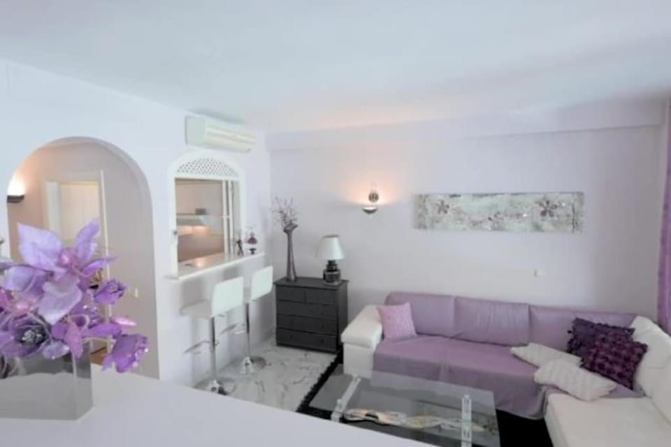 Unique apartment with rooftop pool & amazing views Apartment in Benalmadena