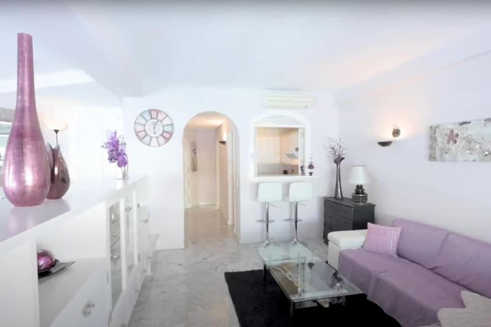 Unique apartment with rooftop pool & amazing views Apartment in Benalmadena