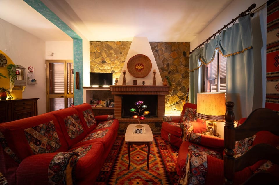 Communal lounge/ TV room, TV and multimedia, Living room, Seating area