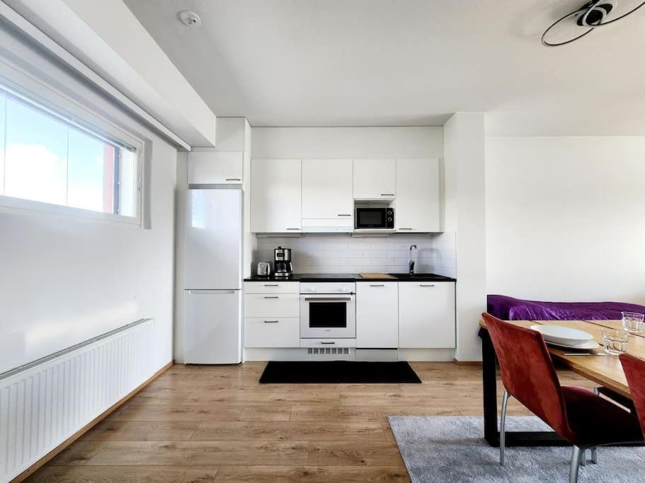 Kitchen or kitchenette, Dining area, oven, stove, toaster