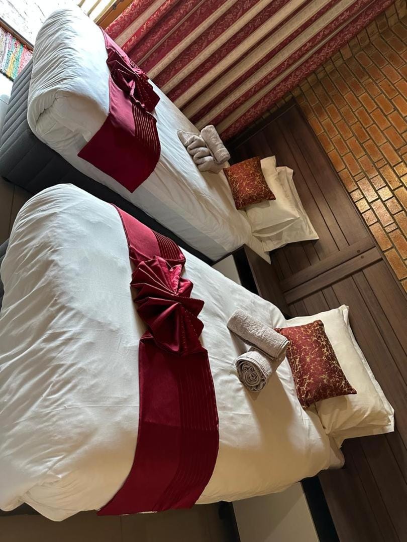 MoOs River Lodge Hotel in Africa