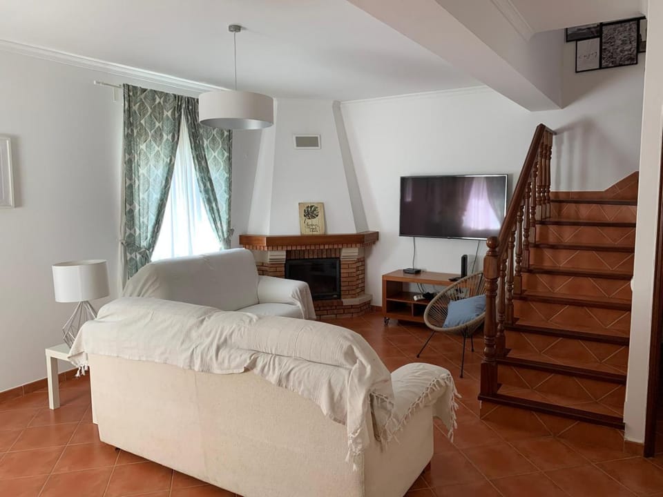 Nature House Almograve - Double Room with balcony and shared bathroom- Fishermen's Trail Vacation rental in Portugal