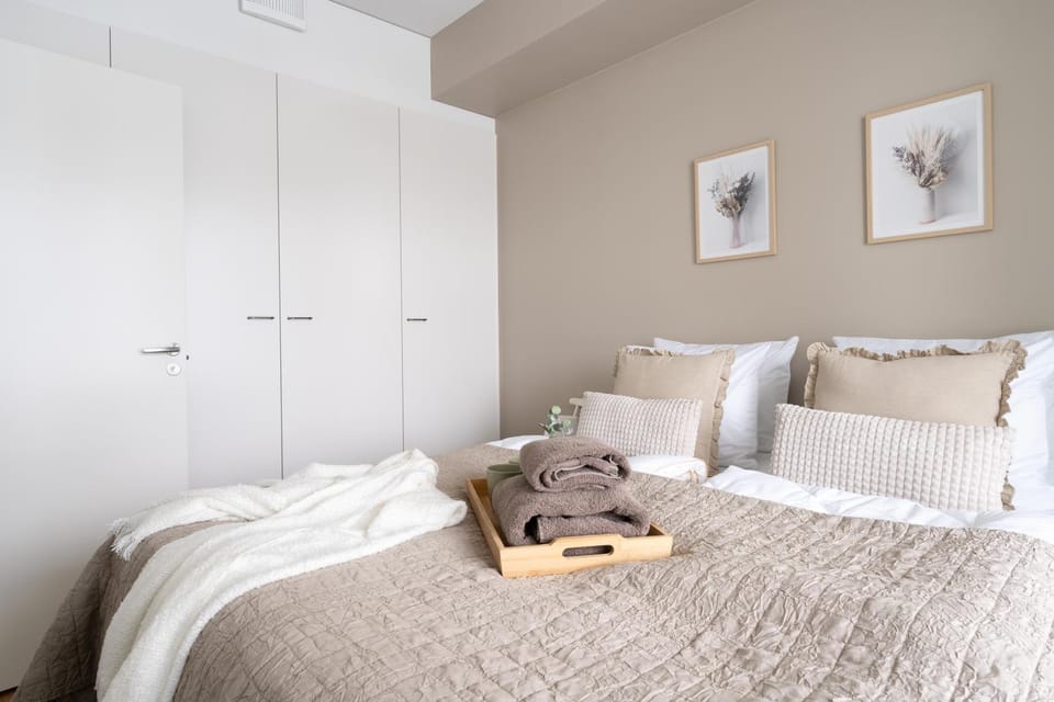 Bed, Bedroom, internet