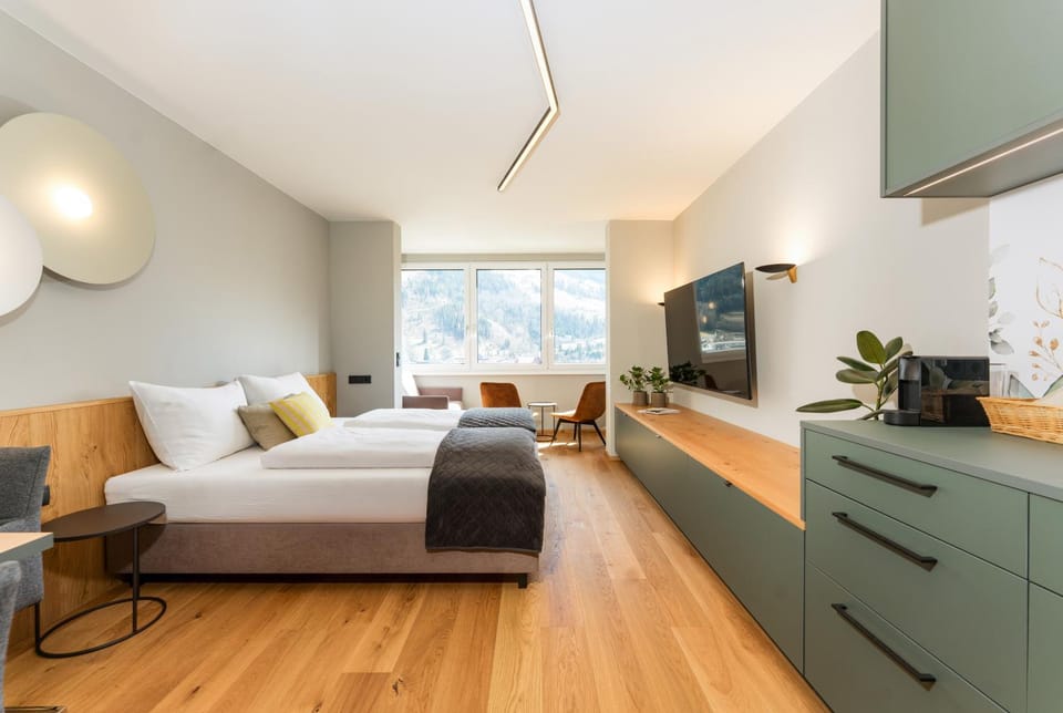 Bed, TV and multimedia, Living room, Photo of the whole room, Bedroom