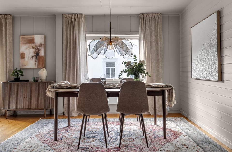 Living room, Seating area, Dining area