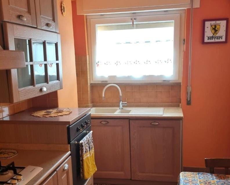Kitchen or kitchenette, dishwasher