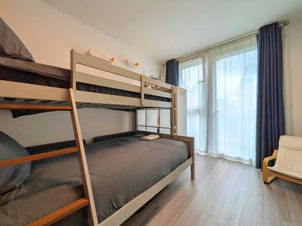 Cosy 2-Bed Free Parking, Near Etihad & City Centre Apartment in Manchester