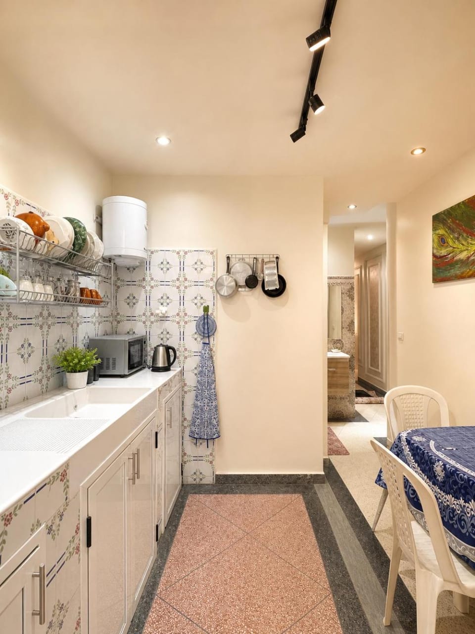 Quiet Central Home Near Beach - High Speed WiFi, Free Parking & Private Entry Apartment in Agadir