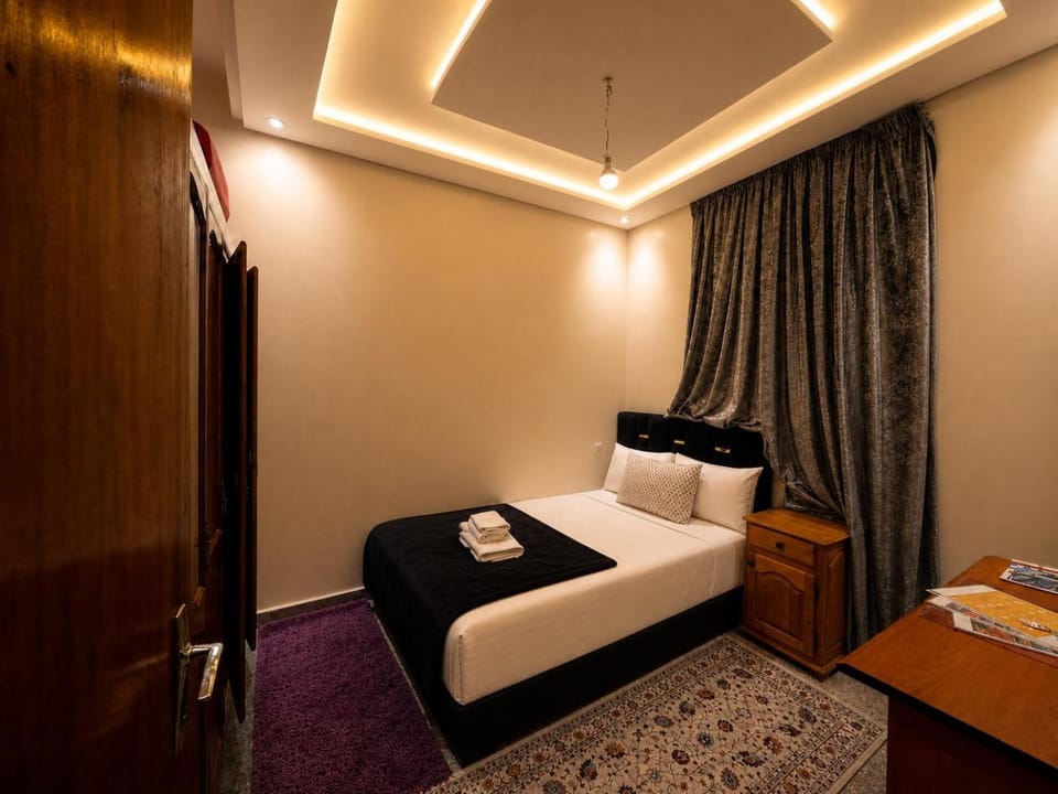 Quiet Central Home Near Beach - High Speed WiFi, Free Parking & Private Entry Apartment in Agadir