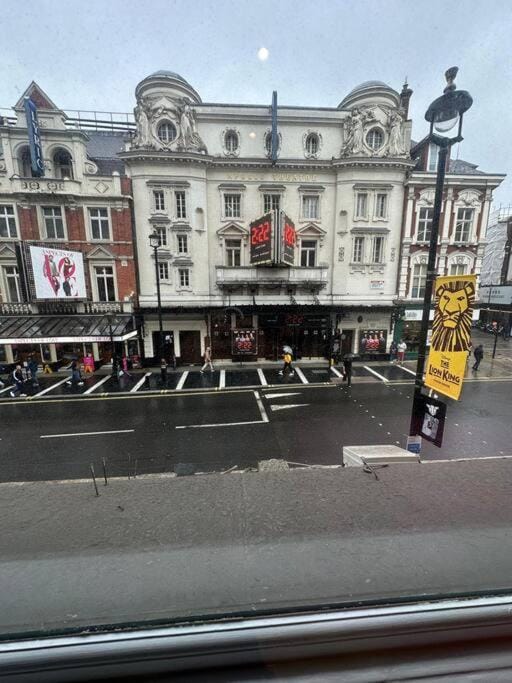 Flat for 4 in Piccadilly, Soho VRE Apartment in City of Westminster