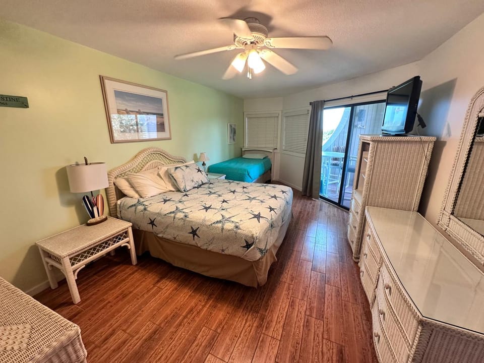 Hibiscus C102 House in Butler Beach