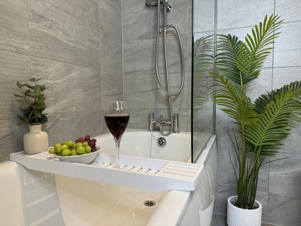 Bathroom, Bath