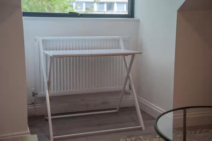 Modern 2 Bedroom Apartment in Brentwood High Street by Rockman Residences Apartment in Brentwood