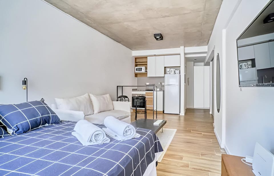 Bed, TV and multimedia, Living room, Photo of the whole room, Dining area, Bedroom, towels