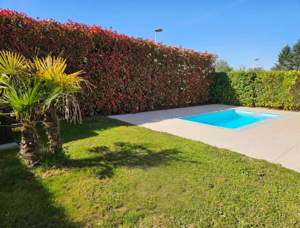 Maison très bien équipée avec piscine et au calme Villa in Auvergne-Rhône-Alpes