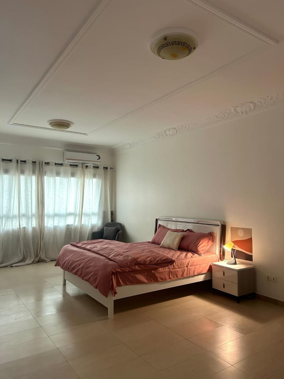 Bed, Photo of the whole room, Bedroom