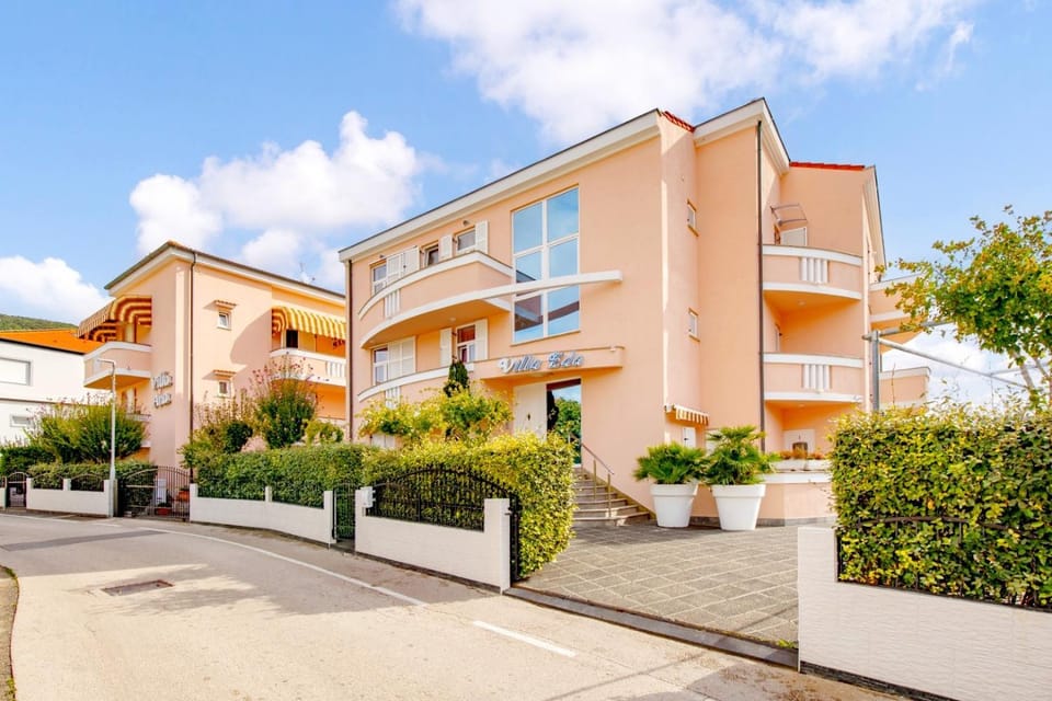 Property building, Street view