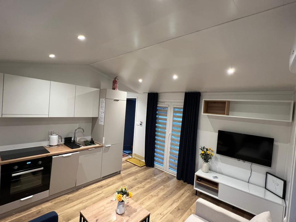 Communal lounge/ TV room, TV and multimedia, Kitchen or kitchenette, Living room