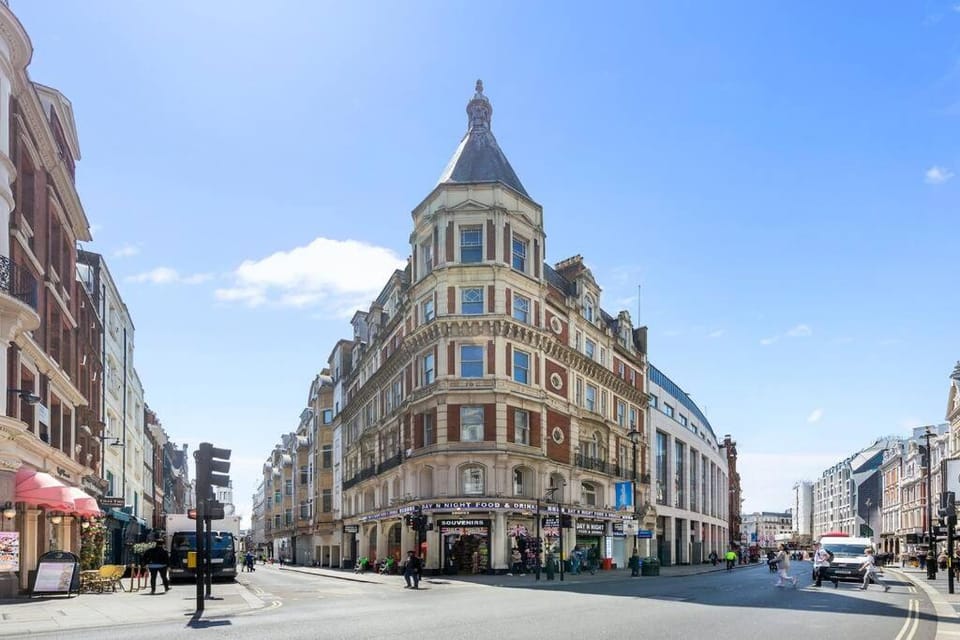 Piccadilly Living 1 BR Flat in London VR11 Apartment in City of Westminster