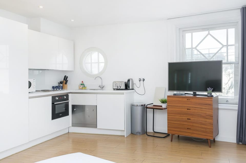 Piccadilly Circus Sleep 6 Central London VR14 Apartment in City of Westminster