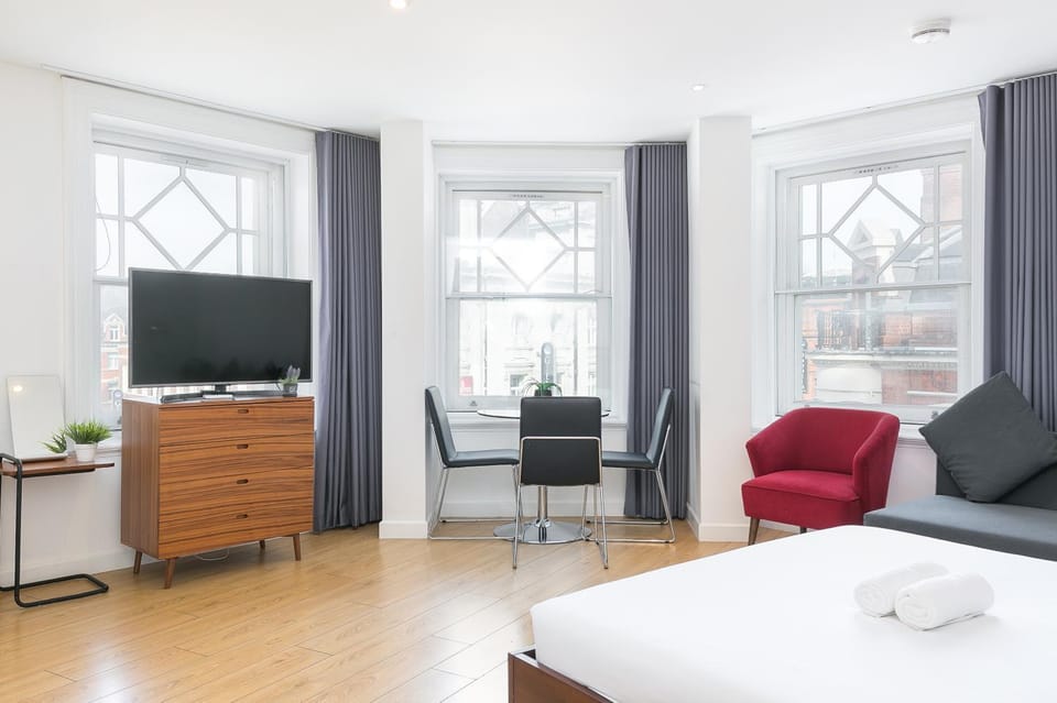 Piccadilly Circus Sleep 6 Central London VR14 Apartment in City of Westminster